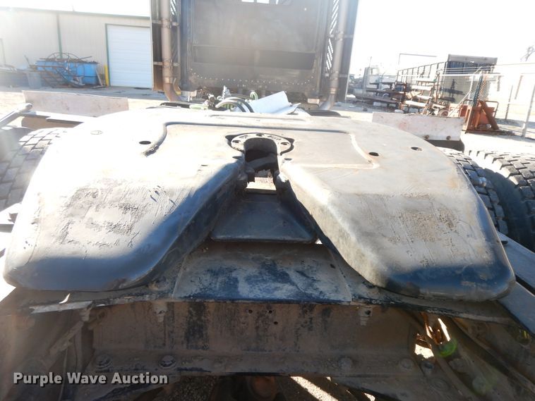 image for item GK9609 2012 Peterbilt 389  semi truck