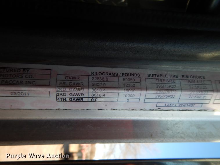 image for item GK9609 2012 Peterbilt 389  semi truck