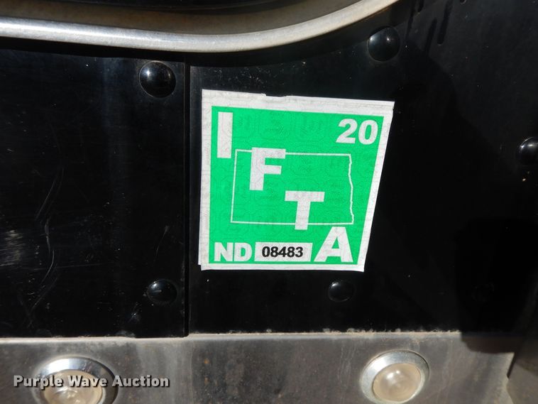 image for item GK9609 2012 Peterbilt 389  semi truck