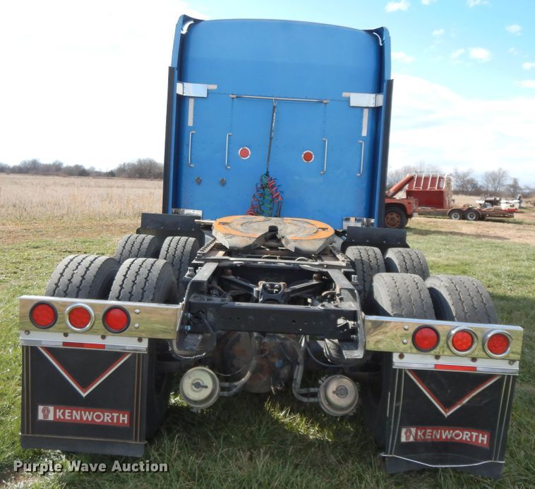 image for item GK9639 2005 Kenworth W900L  semi truck