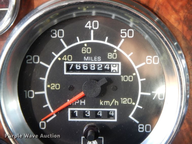 image for item GK9639 2005 Kenworth W900L  semi truck