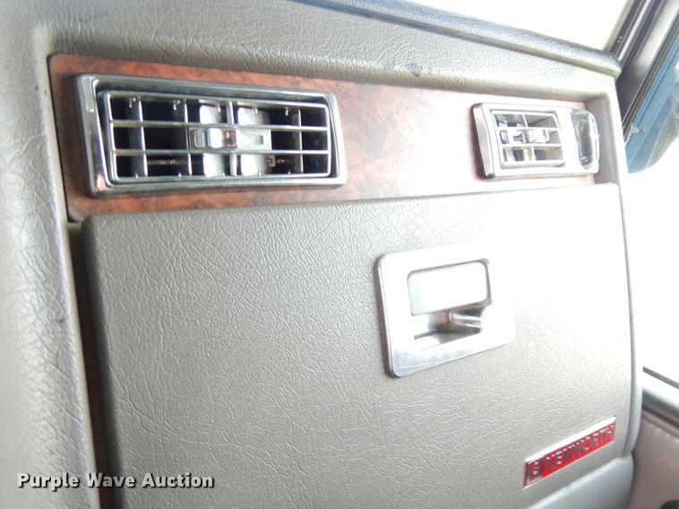 image for item GK9639 2005 Kenworth W900L  semi truck