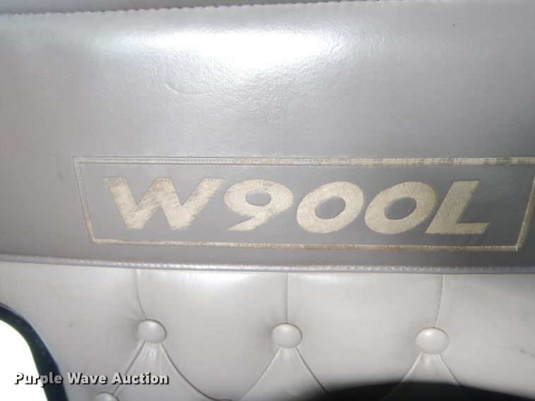 image for item GK9639 2005 Kenworth W900L  semi truck