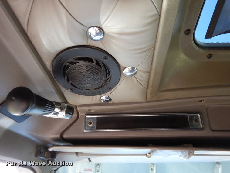 image for item GK9639 2005 Kenworth W900L  semi truck