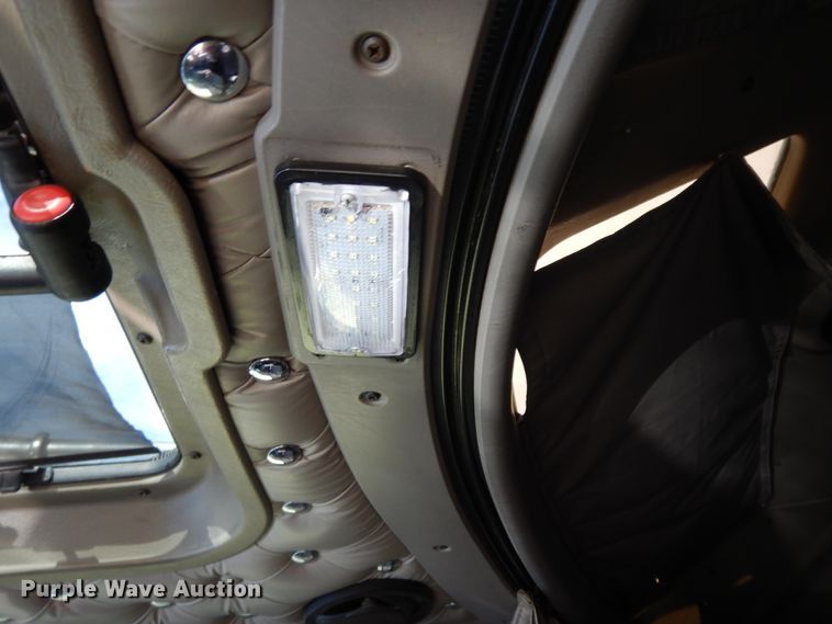 image for item GK9639 2005 Kenworth W900L  semi truck