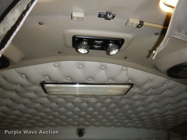 image for item GK9639 2005 Kenworth W900L  semi truck