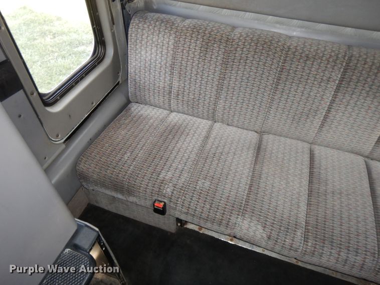 image for item GK9639 2005 Kenworth W900L  semi truck