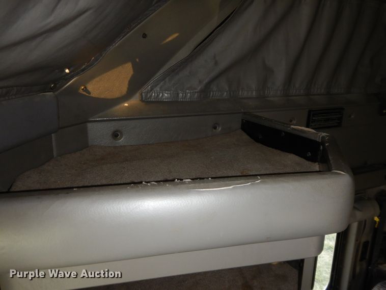 image for item GK9639 2005 Kenworth W900L  semi truck