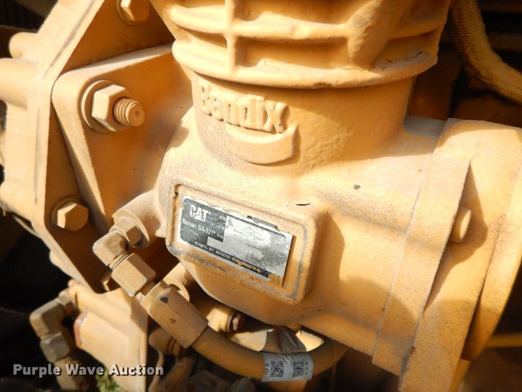 image for item GK9639 2005 Kenworth W900L  semi truck