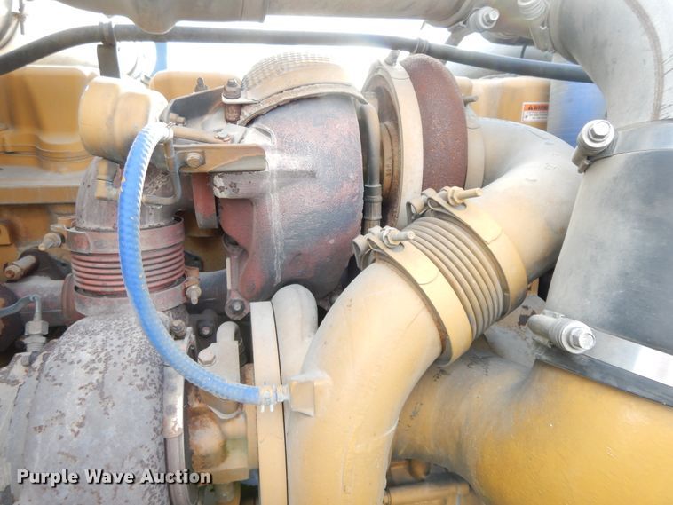 image for item GK9639 2005 Kenworth W900L  semi truck