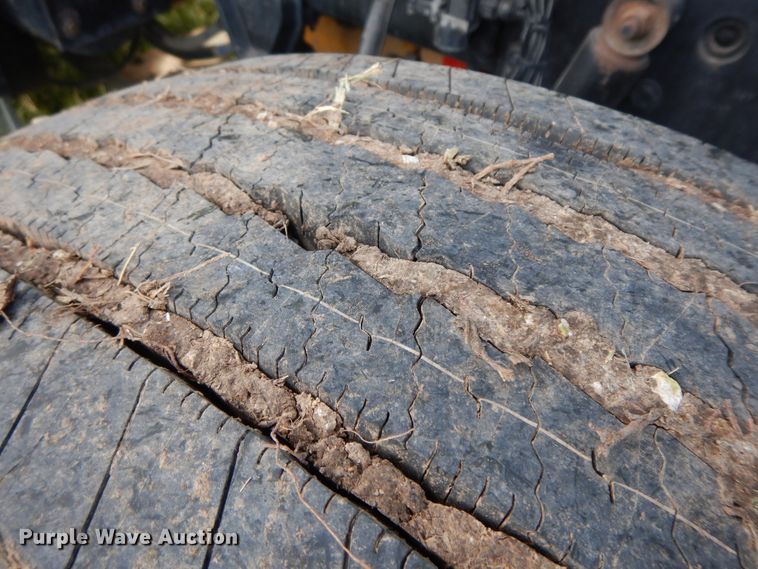 image for item GK9639 2005 Kenworth W900L  semi truck