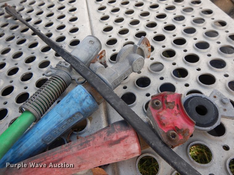 image for item GK9639 2005 Kenworth W900L  semi truck