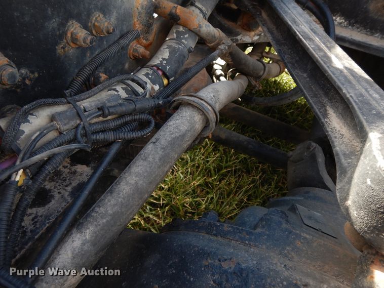 image for item GK9639 2005 Kenworth W900L  semi truck