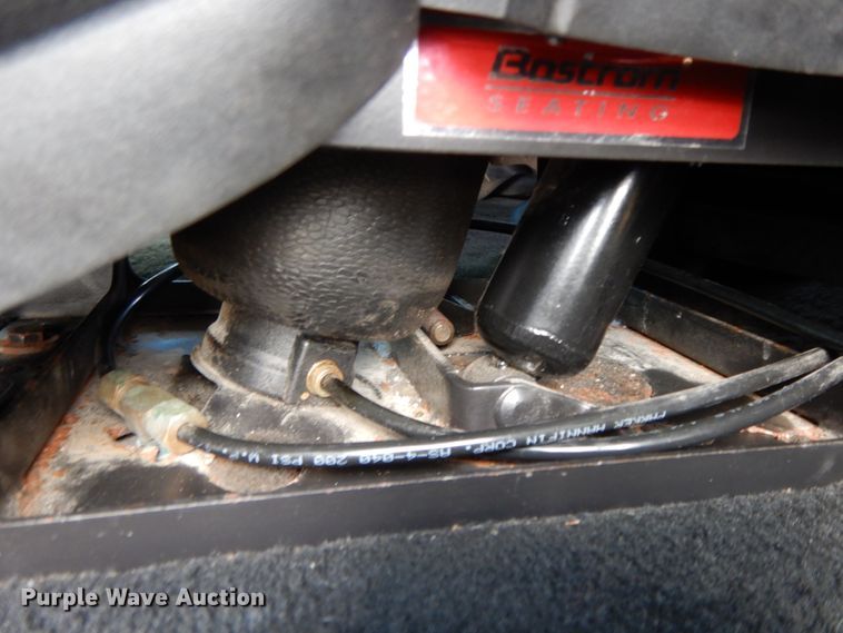 image for item GK9639 2005 Kenworth W900L  semi truck