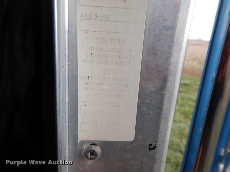 image for item GK9639 2005 Kenworth W900L  semi truck