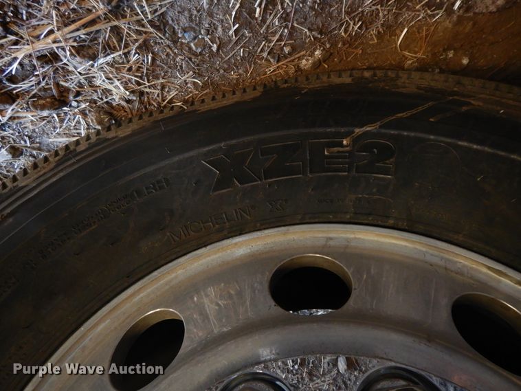 image for item GK9639 2005 Kenworth W900L  semi truck