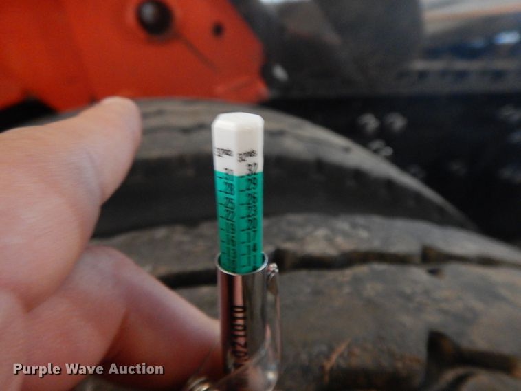 image for item GK9639 2005 Kenworth W900L  semi truck