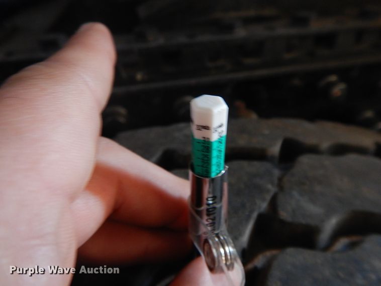 image for item GK9639 2005 Kenworth W900L  semi truck