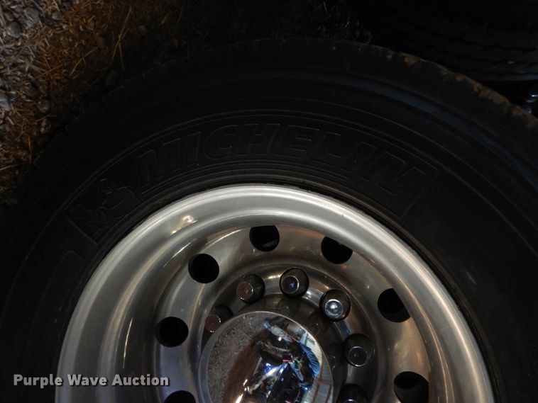 image for item GK9639 2005 Kenworth W900L  semi truck