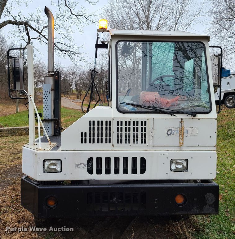 image for item GY9652 2005 Kalmar 30  yard truck