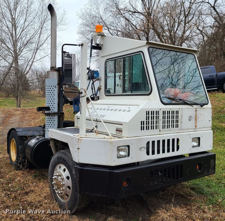 image for item GY9652 2005 Kalmar 30  yard truck