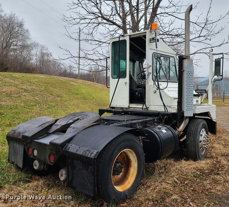 image for item GY9652 2005 Kalmar 30  yard truck