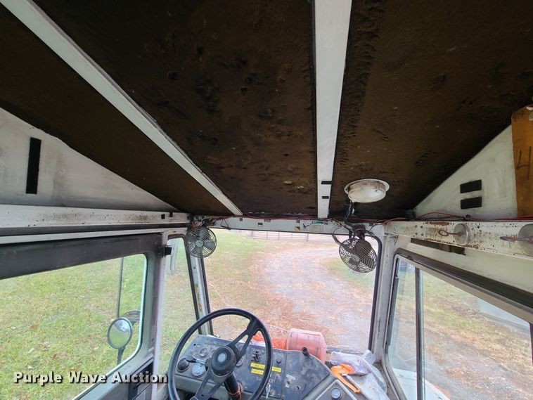 image for item GY9652 2005 Kalmar 30  yard truck