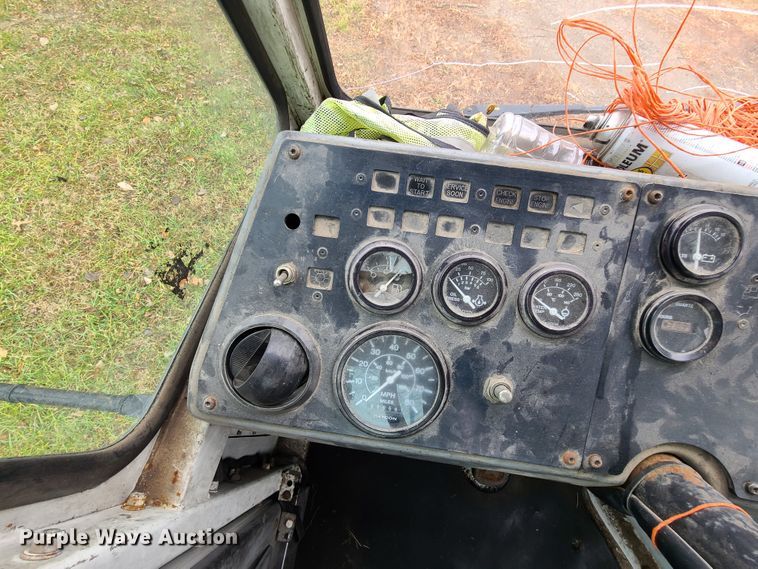 image for item GY9652 2005 Kalmar 30  yard truck