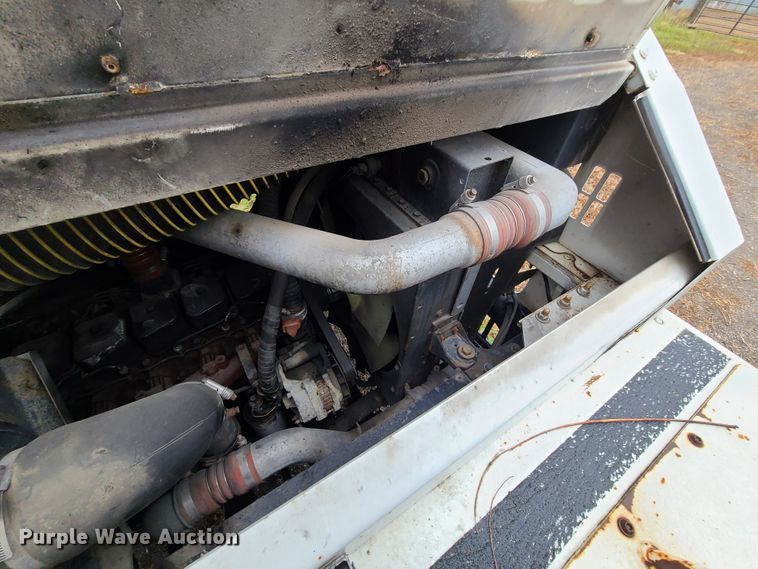 image for item GY9652 2005 Kalmar 30  yard truck