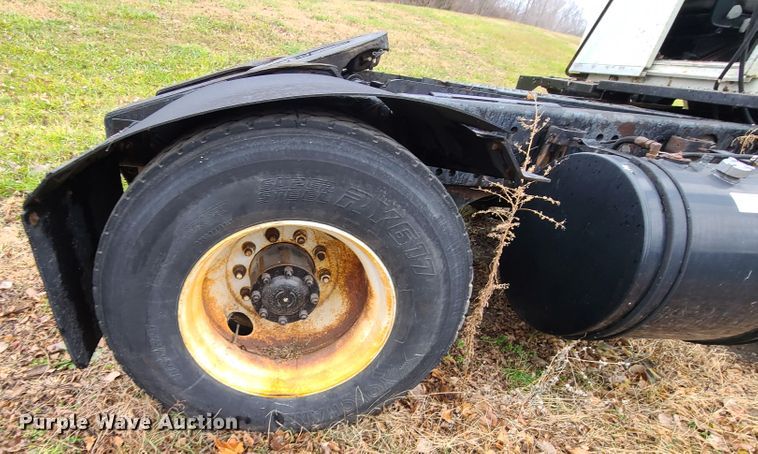 image for item GY9652 2005 Kalmar 30  yard truck