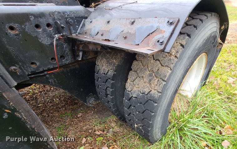 image for item GY9652 2005 Kalmar 30  yard truck