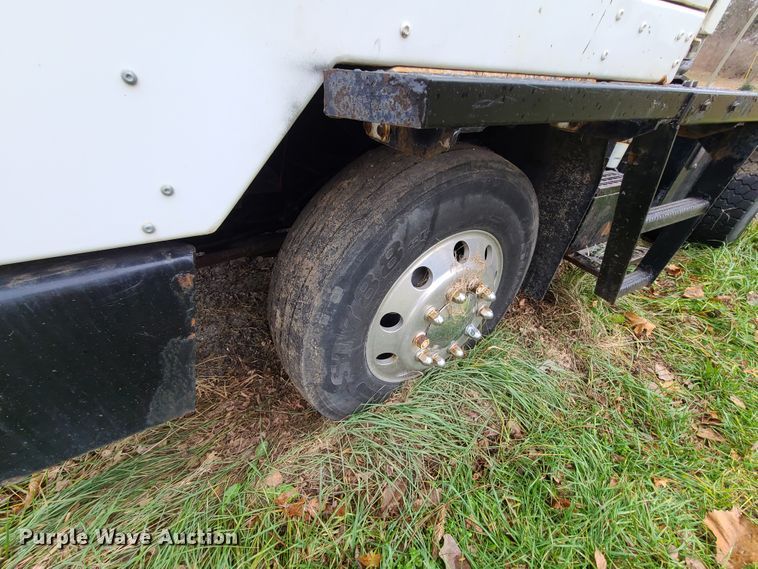 image for item GY9652 2005 Kalmar 30  yard truck