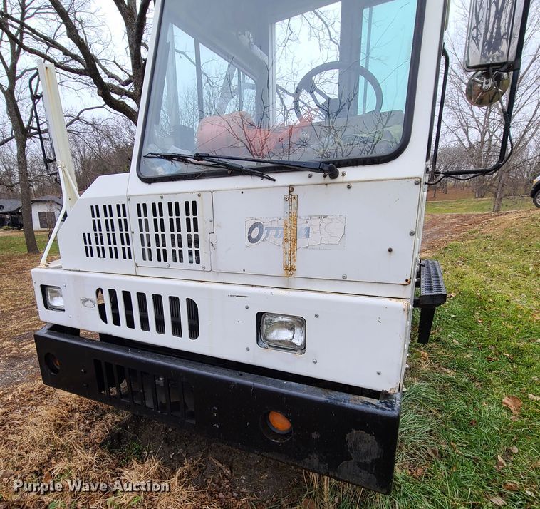 image for item GY9652 2005 Kalmar 30  yard truck