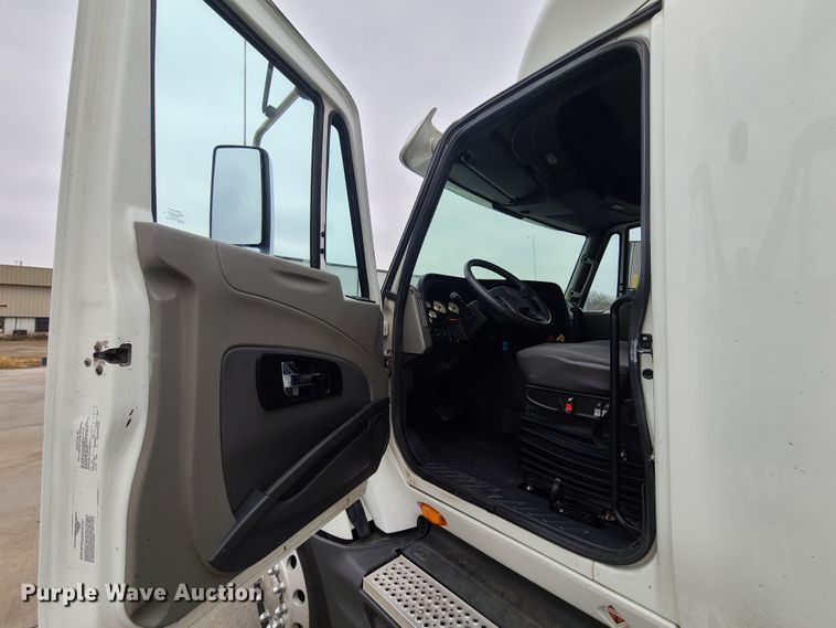 image for item GY9653 2015 International ProStar  semi truck