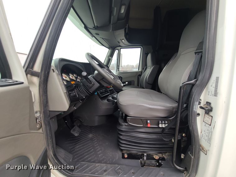 image for item GY9653 2015 International ProStar  semi truck