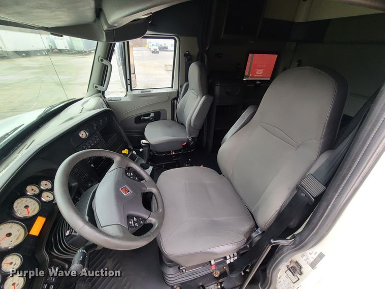 image for item GY9653 2015 International ProStar  semi truck