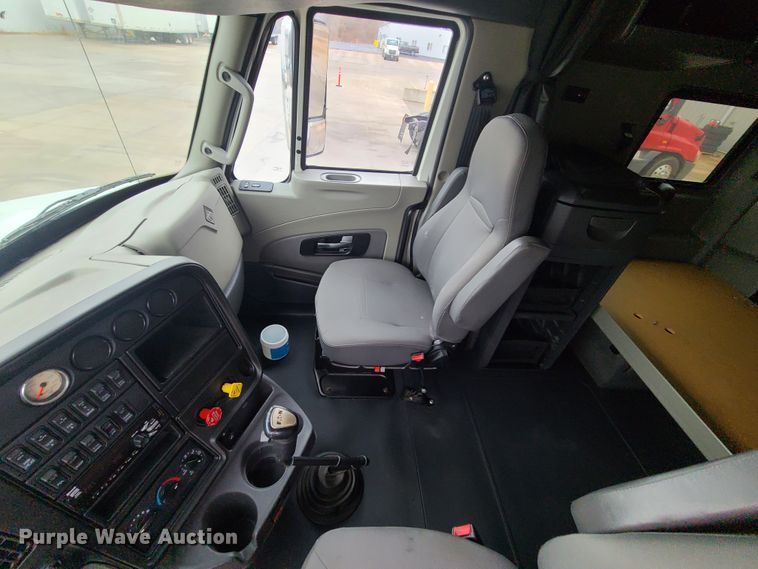 image for item GY9653 2015 International ProStar  semi truck