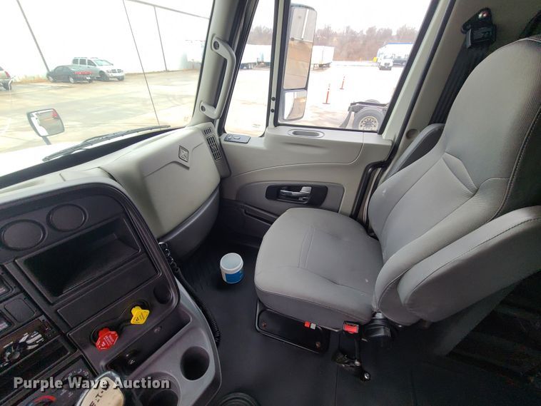 image for item GY9653 2015 International ProStar  semi truck