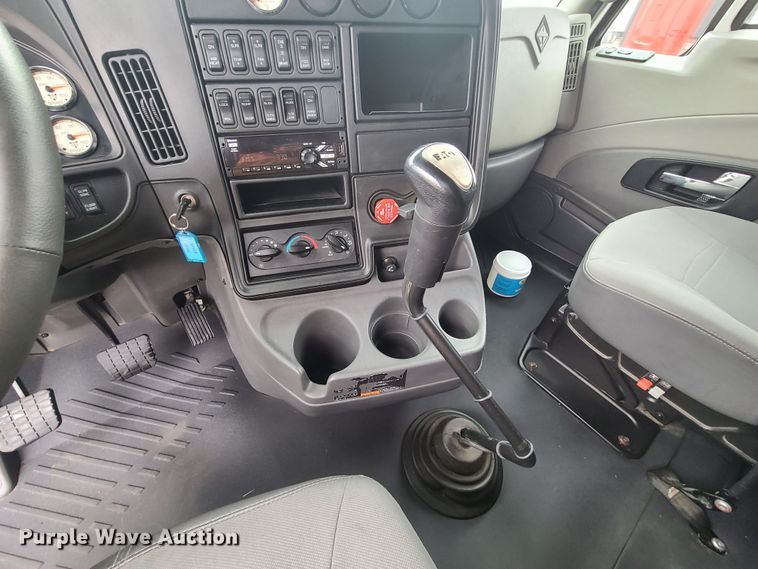 image for item GY9653 2015 International ProStar  semi truck