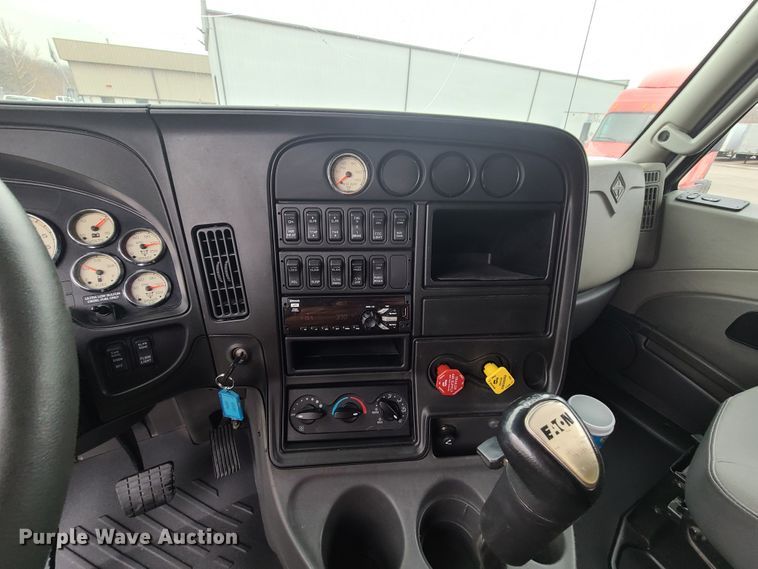 image for item GY9653 2015 International ProStar  semi truck