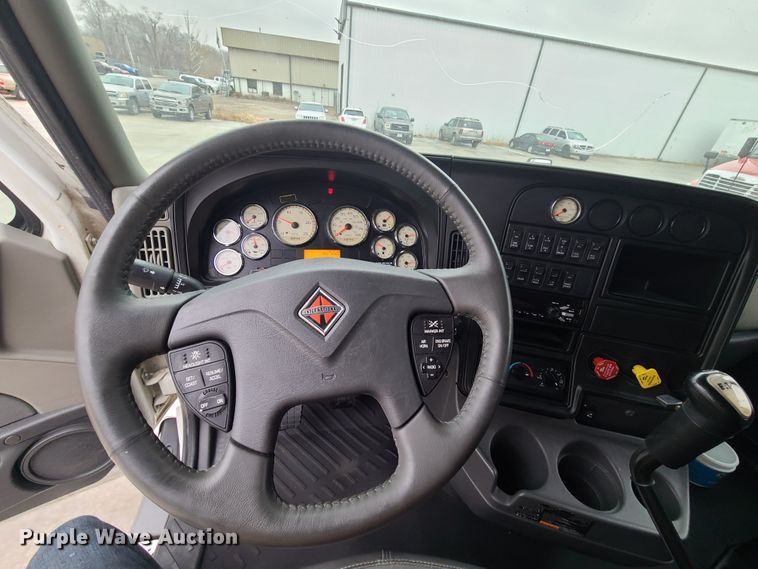 image for item GY9653 2015 International ProStar  semi truck