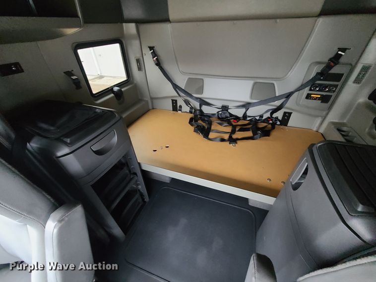 image for item GY9653 2015 International ProStar  semi truck