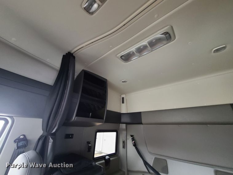 image for item GY9653 2015 International ProStar  semi truck