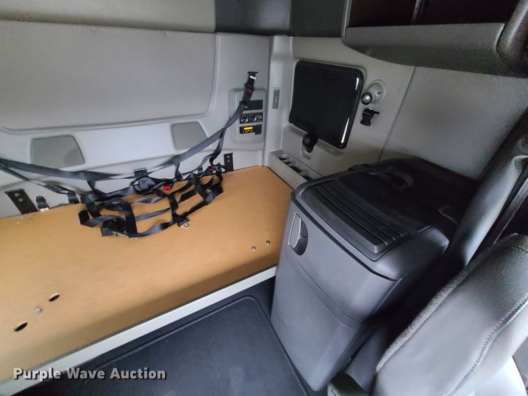 image for item GY9653 2015 International ProStar  semi truck