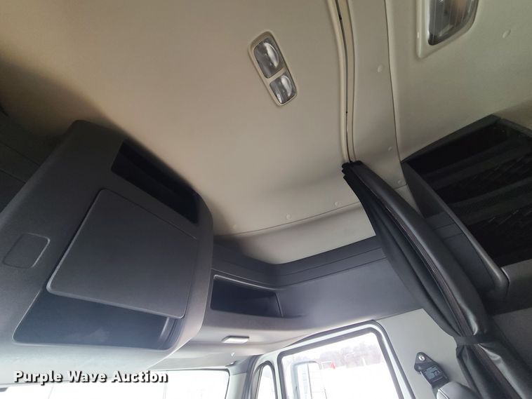 image for item GY9653 2015 International ProStar  semi truck