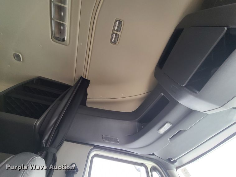 image for item GY9653 2015 International ProStar  semi truck