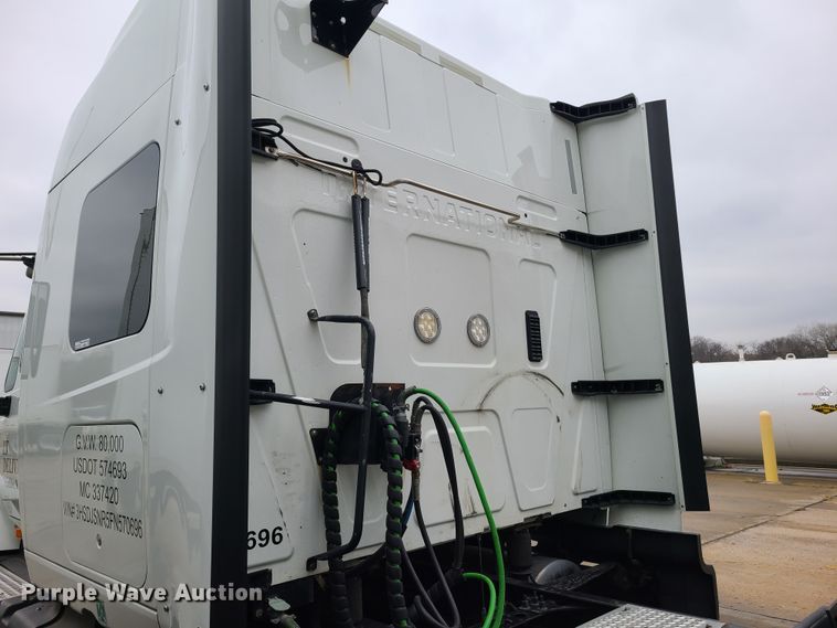 image for item GY9653 2015 International ProStar  semi truck