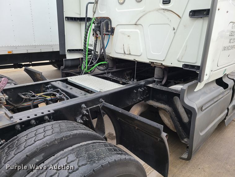 image for item GY9653 2015 International ProStar  semi truck