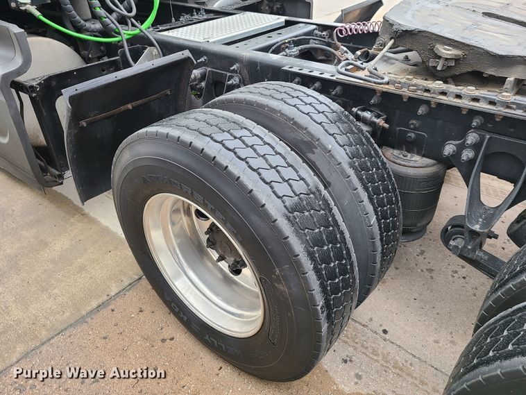 image for item GY9653 2015 International ProStar  semi truck