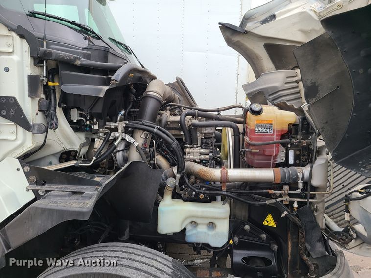 image for item GY9653 2015 International ProStar  semi truck